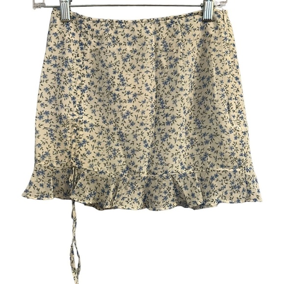 NWT Daydreamer Blue & White Floral Print Mini Skirt - Picture 3 of 6